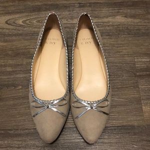 Crown & Ivy Flats